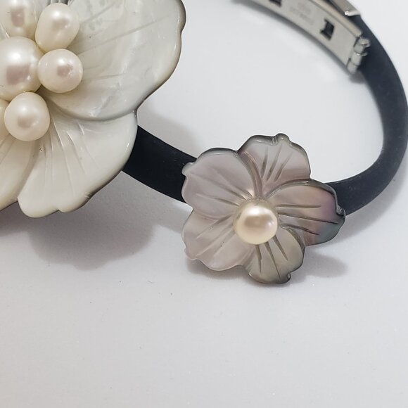 Natural Mother of Pearl Hand Carved Shells & Pearls Flower Bracelet - Vintage - Picture 8 of 10